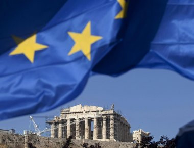 Bloomberg: Έτοιμη για έξοδο στις αγορές η Ελλάδα